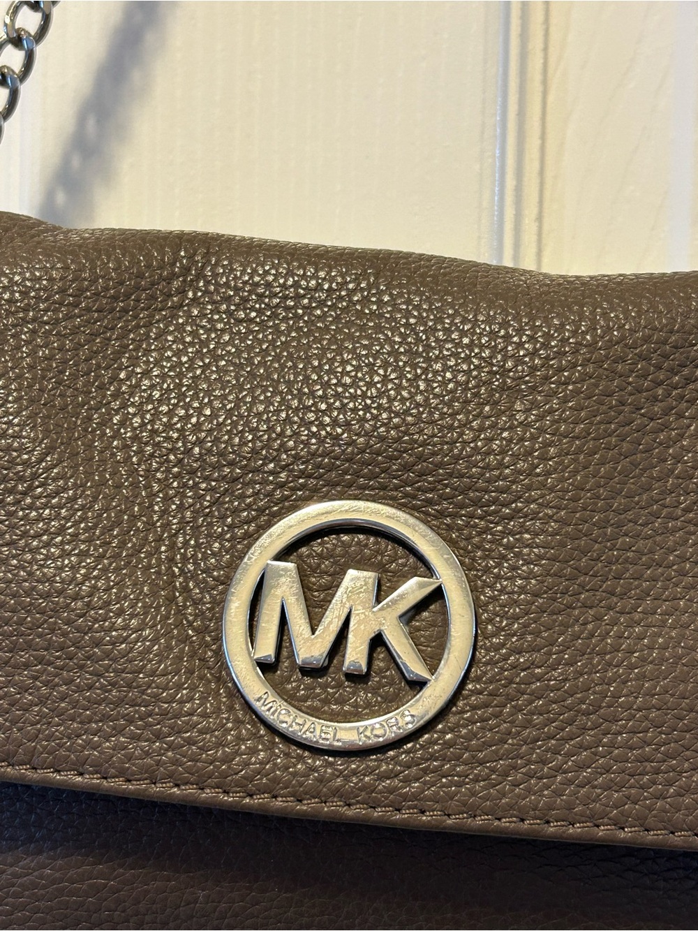 Michael Kors Vintage Y2K Taupe Pebbled Leather Shoulder Bag with Silver Chain - Picture 3 of 13